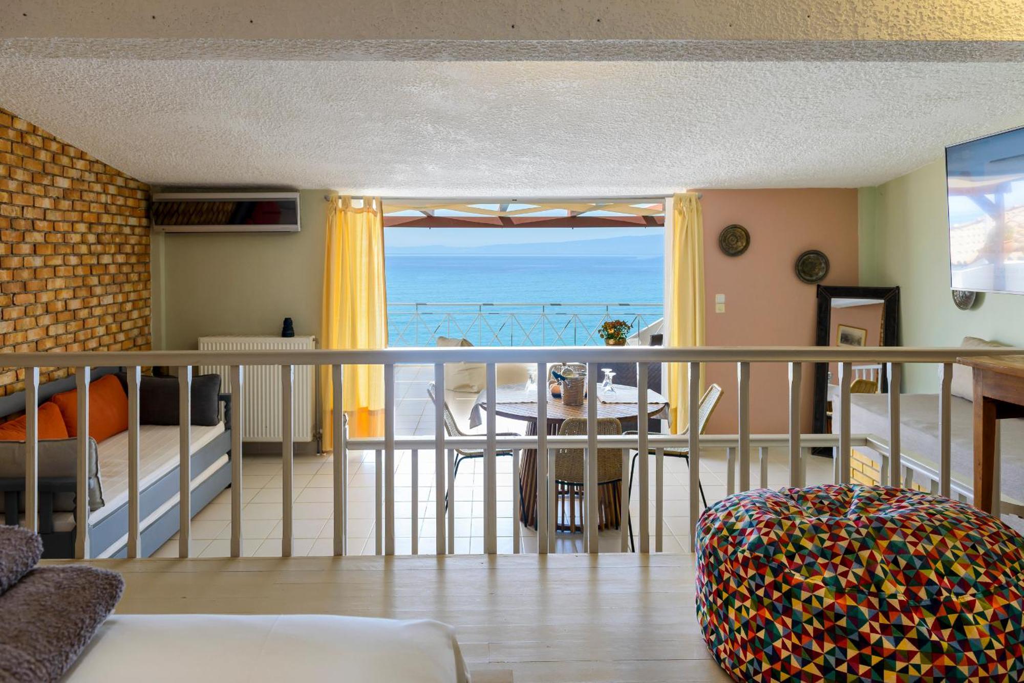 Agali 2 Superior Mezonet Front Of The Sea Apartment Akrogiali Luaran gambar