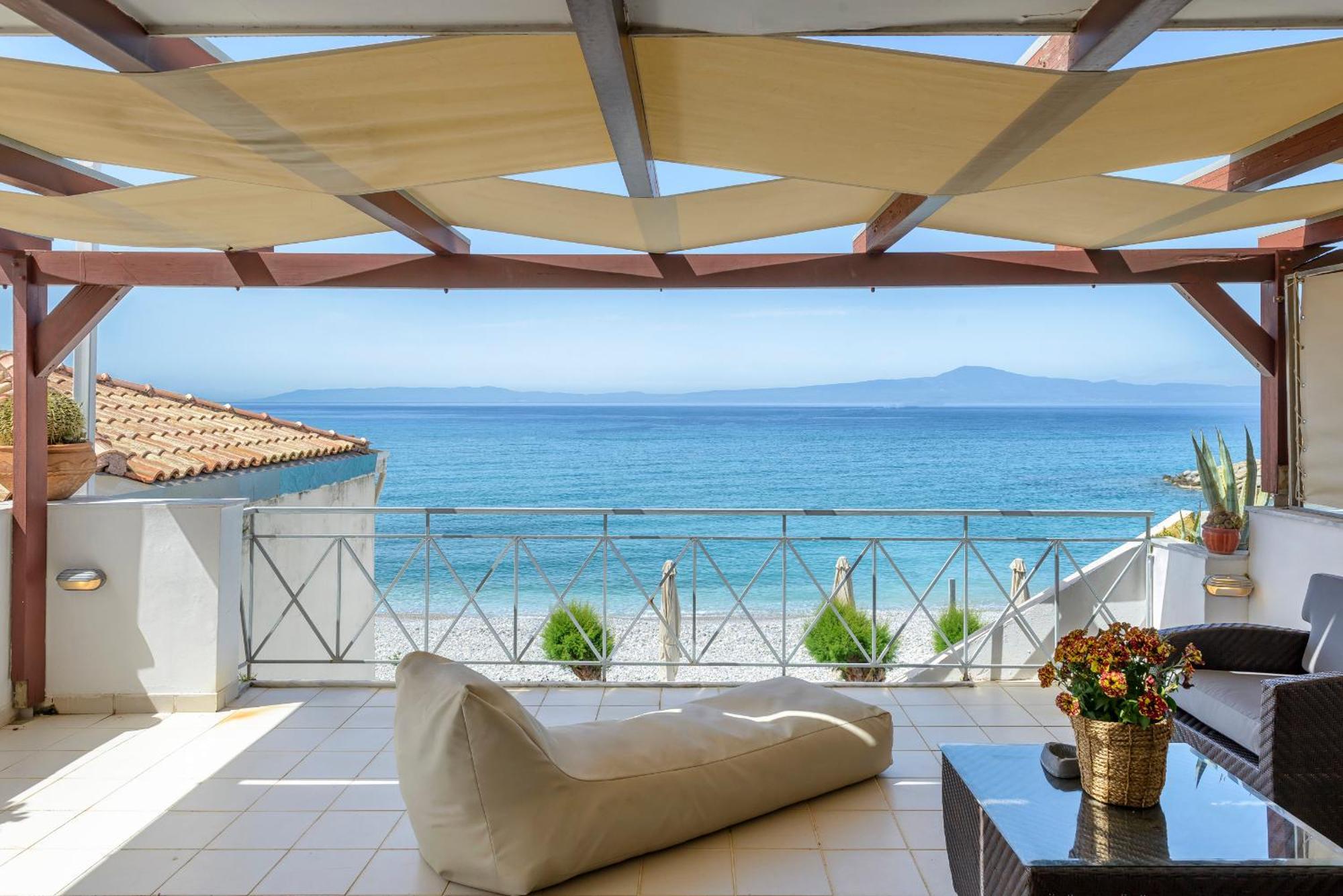 Agali 2 Superior Mezonet Front Of The Sea Apartment Akrogiali Luaran gambar